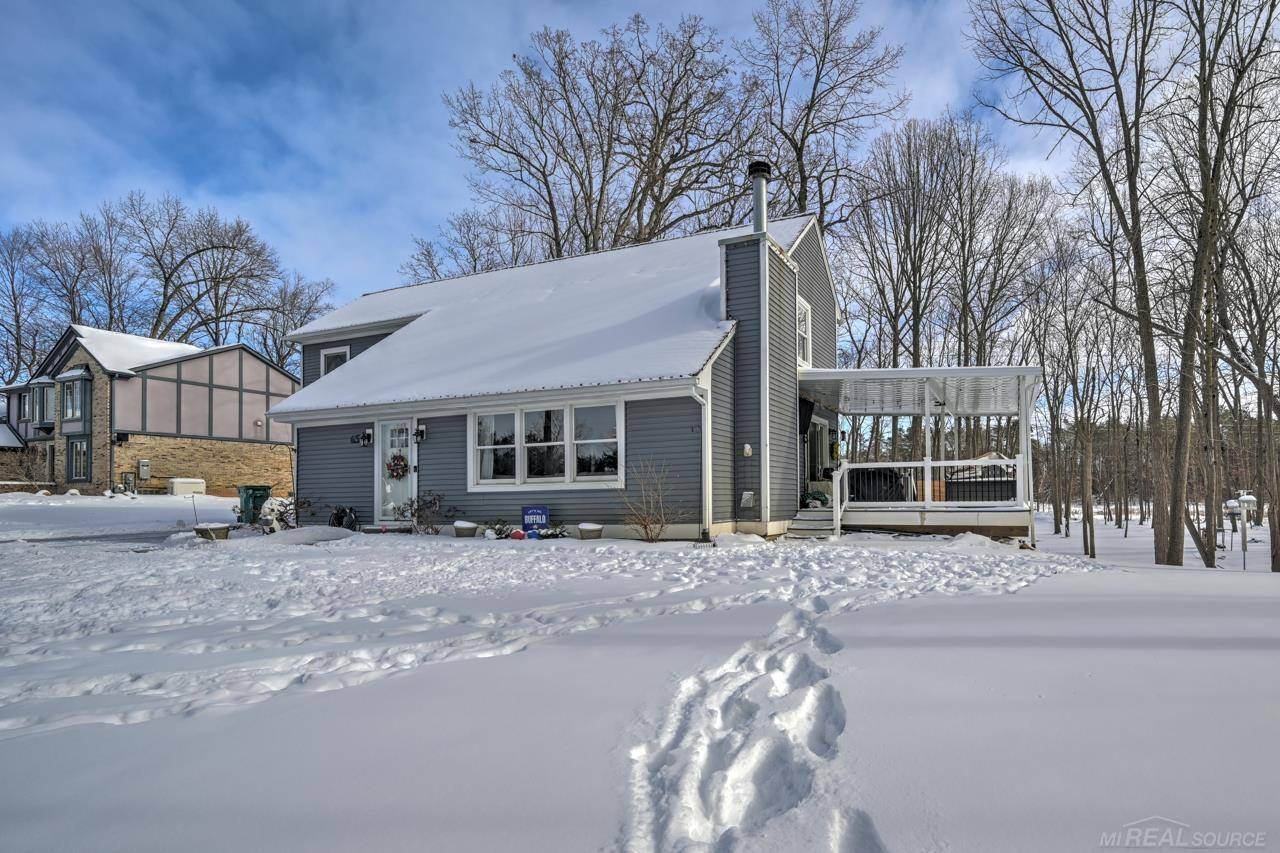 Homes for sale - 65 Woodside LN, Oakland, MI 48360 