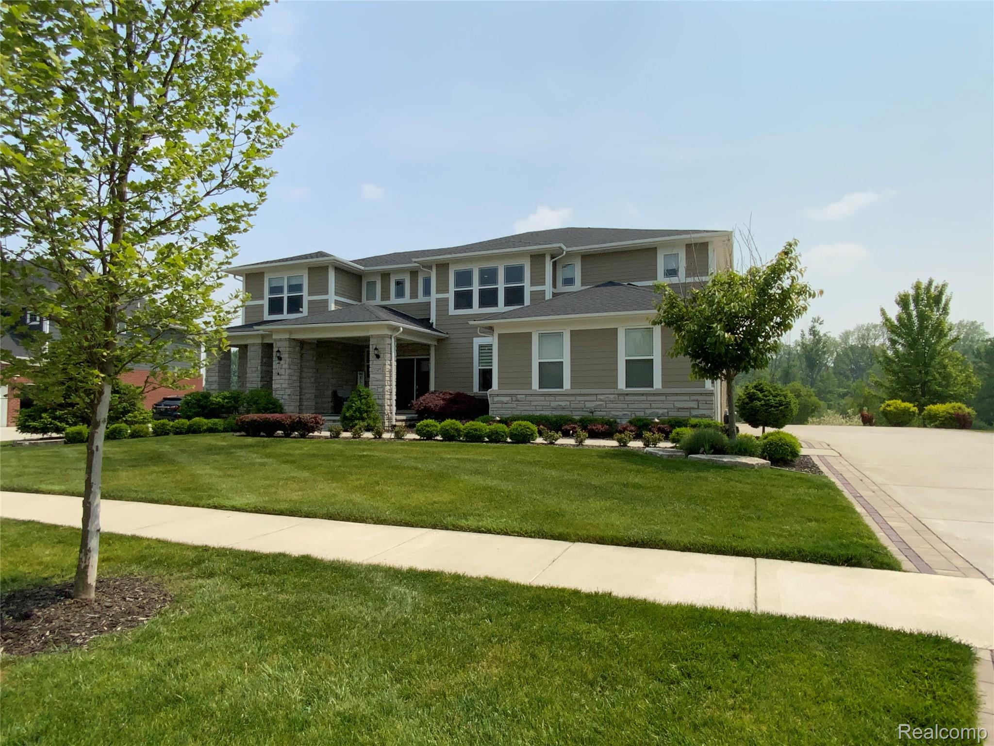 1126 Longspur Boulevard, Lake Orion Village, MI, 48360