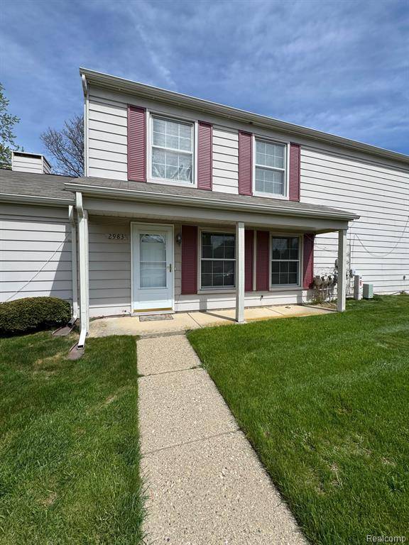 Homes for sale - 2983 Maplewood Court, Lake Orion Vlg, MI 48360 