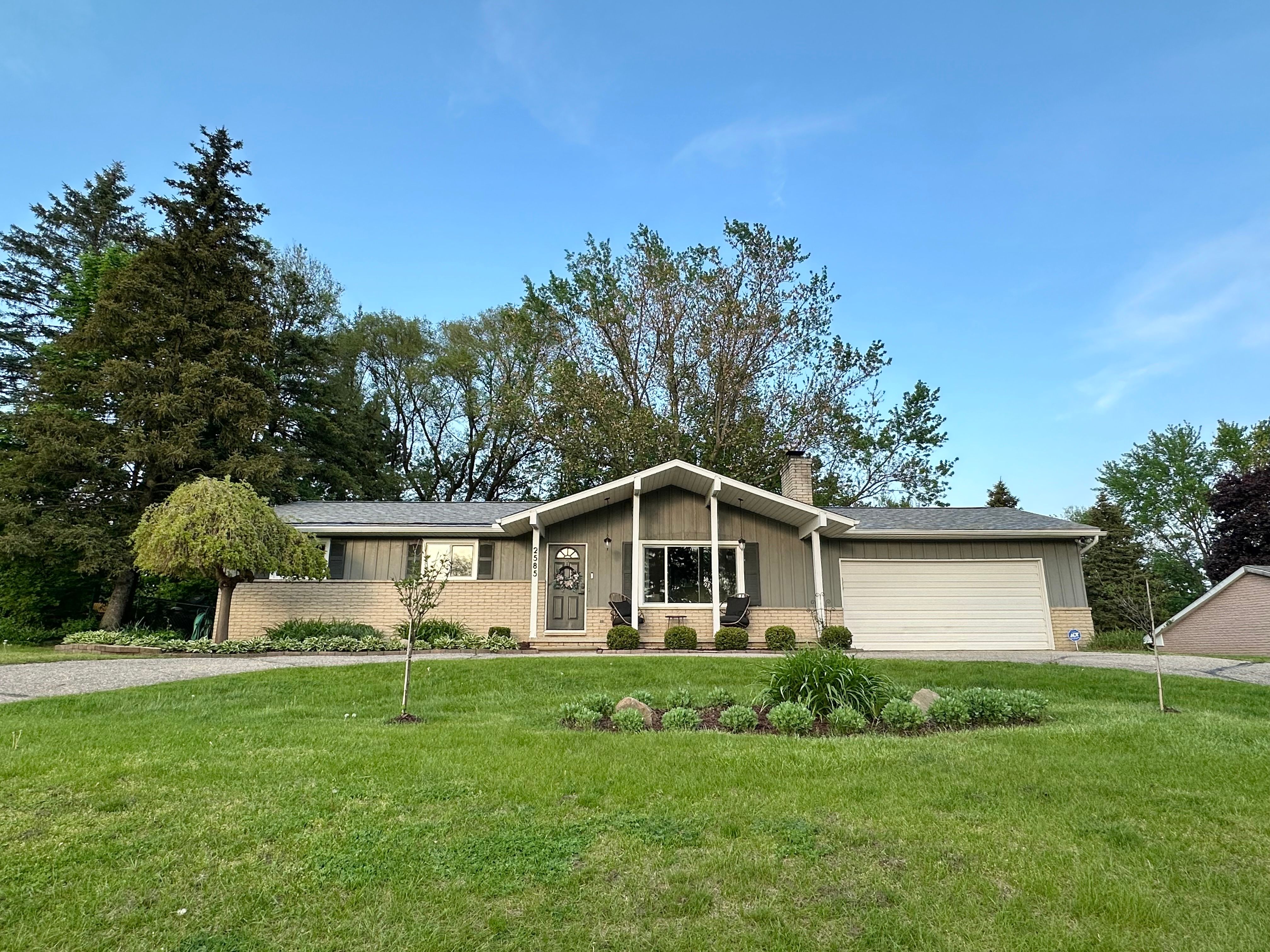 2585 Freeman Drive, Lake Orion Vlg, MI, 48360