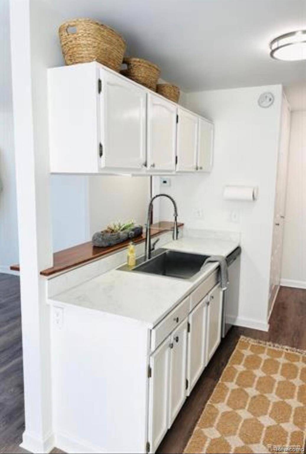 Homes for sale - 3201 Heatherstone CT, Lake Orion, MI 48360 