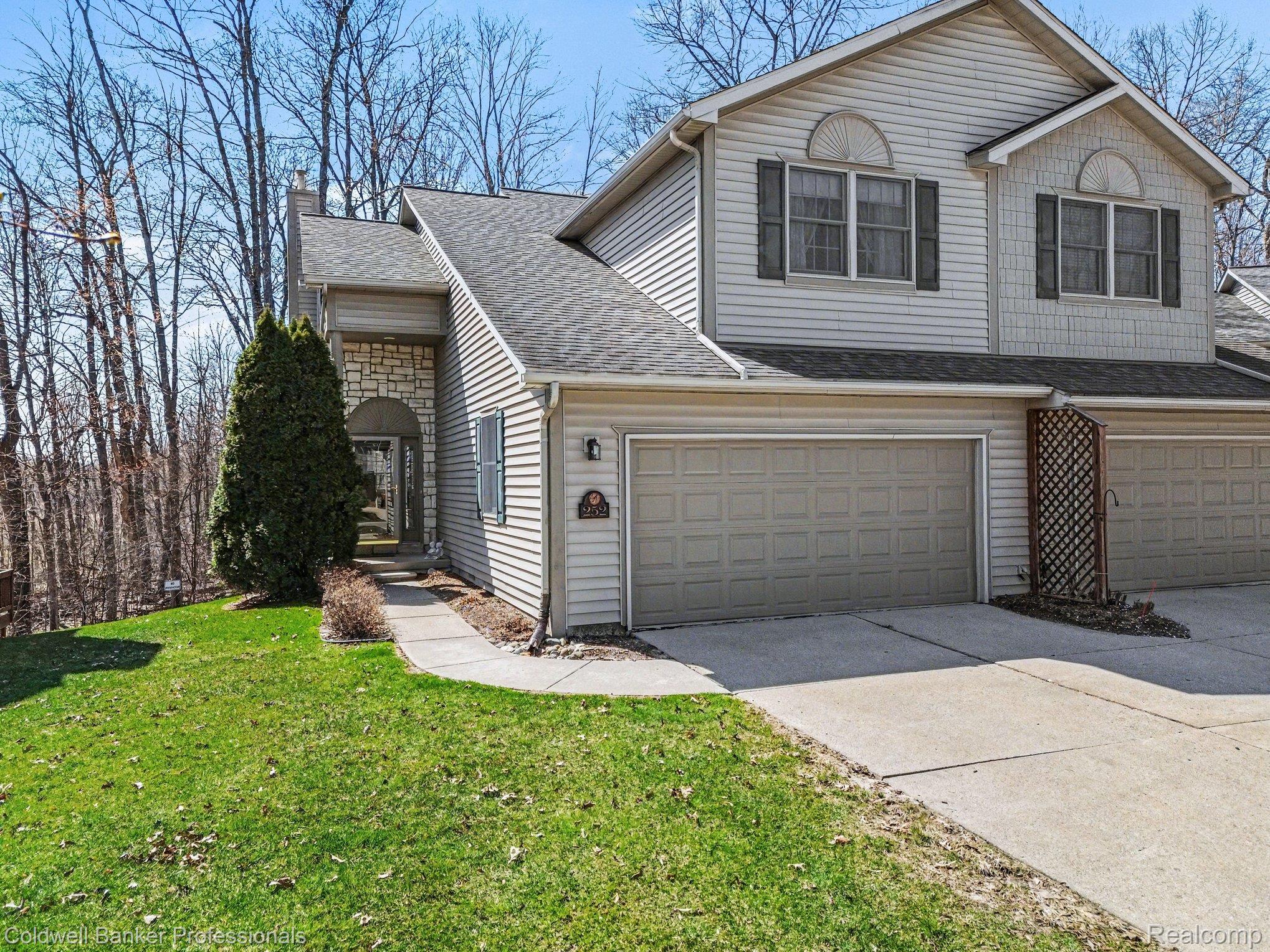 252 Stratford Lane, Orion Charter Township, MI, 48360