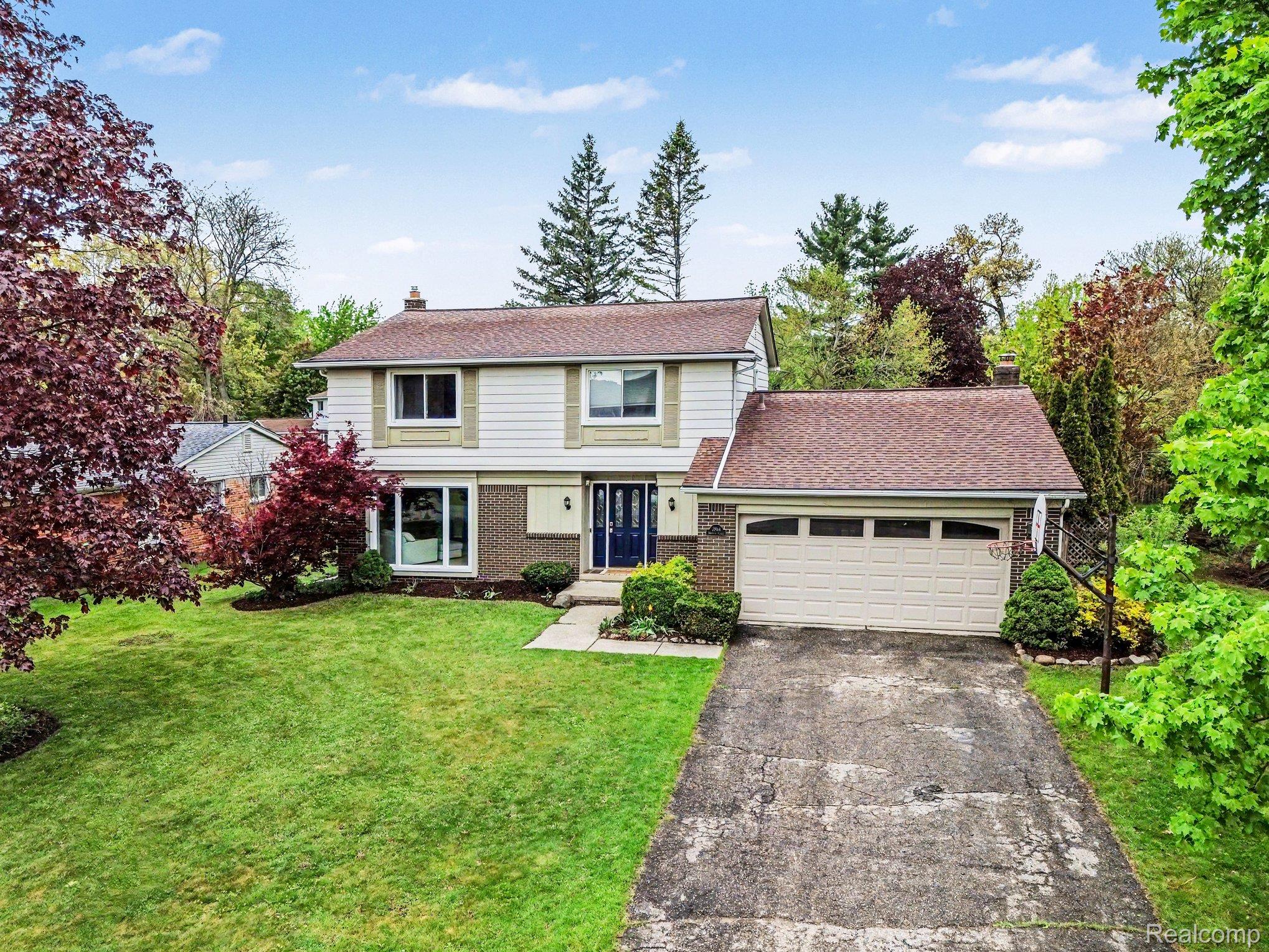 2964 Walmsley Circle Drive, Orion Charter Township, MI, 48360