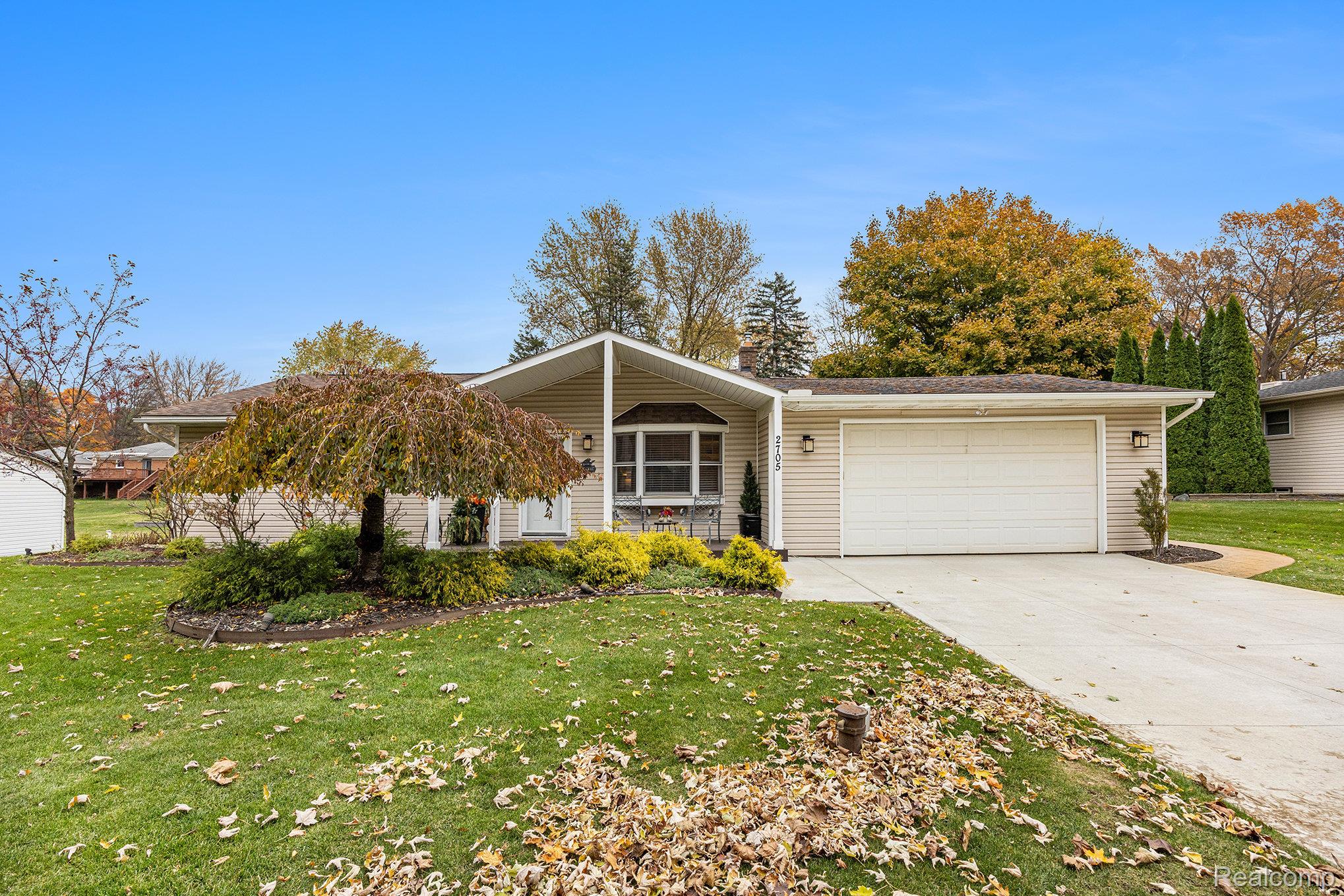 2705 Semloh Street, Lake Orion Village, MI, 48360