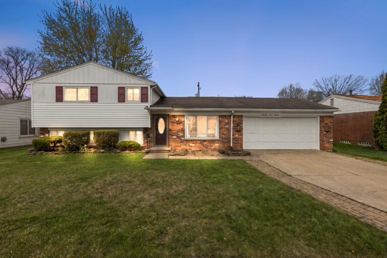 NEW ON MARKET! 14411 Harrison St., Livonia, MI 48154