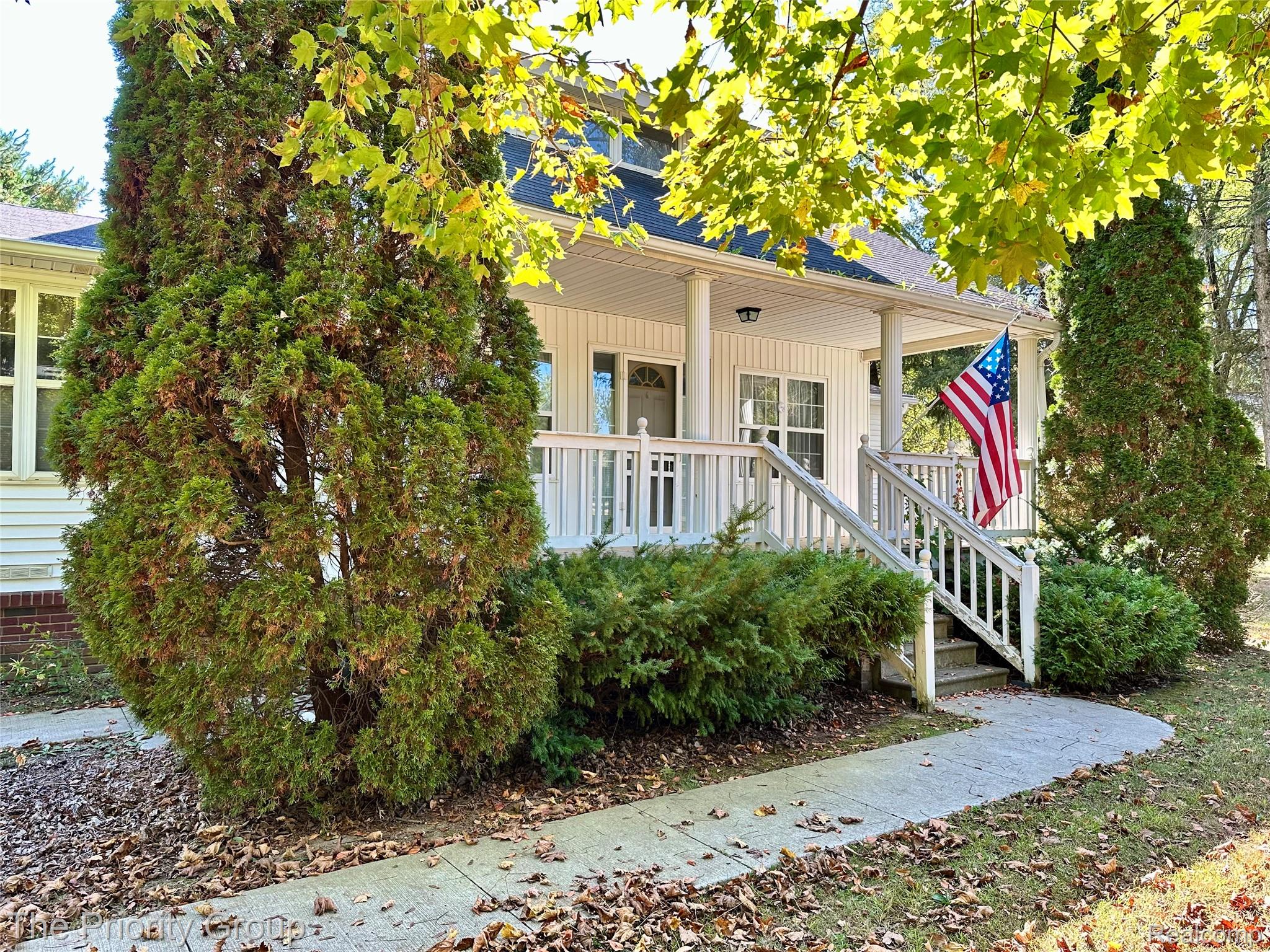 3711 Waldon Road, Lake Orion Village, MI, 48360