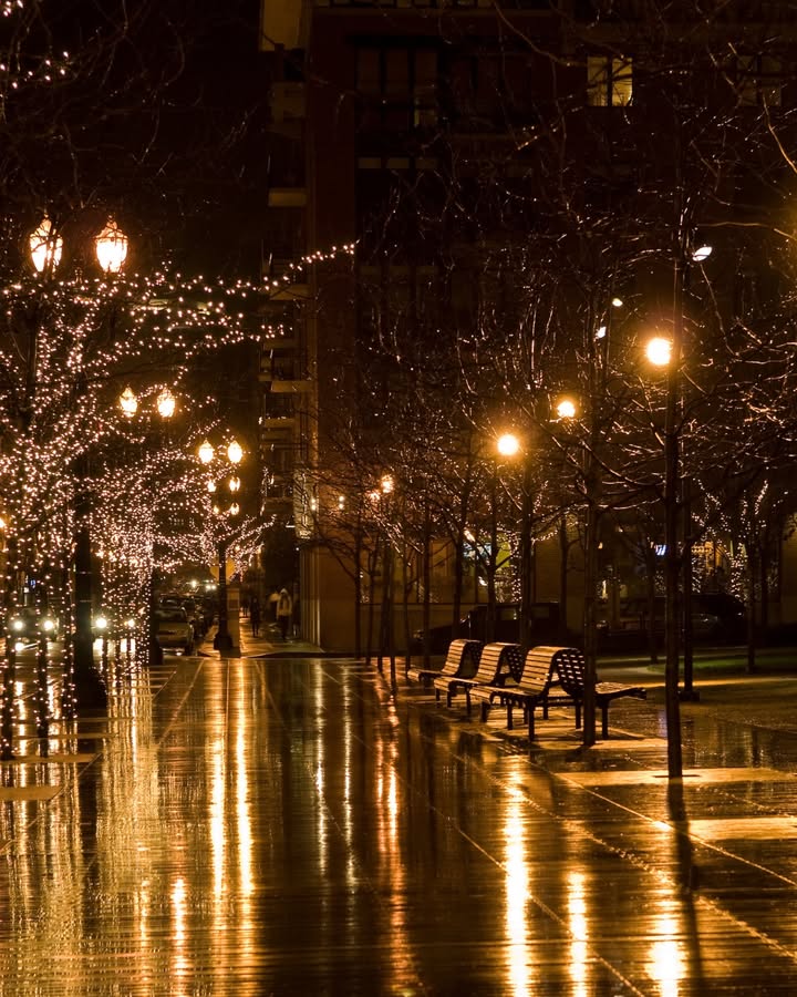 The magic of city lights at night ✨ What’s your favorite city for a night-time walk?