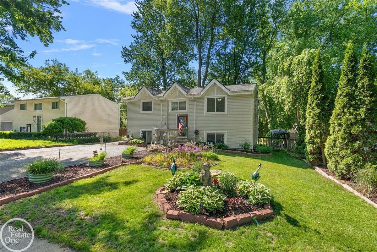 1136 Miller Road, Lake Orion, Michigan MI