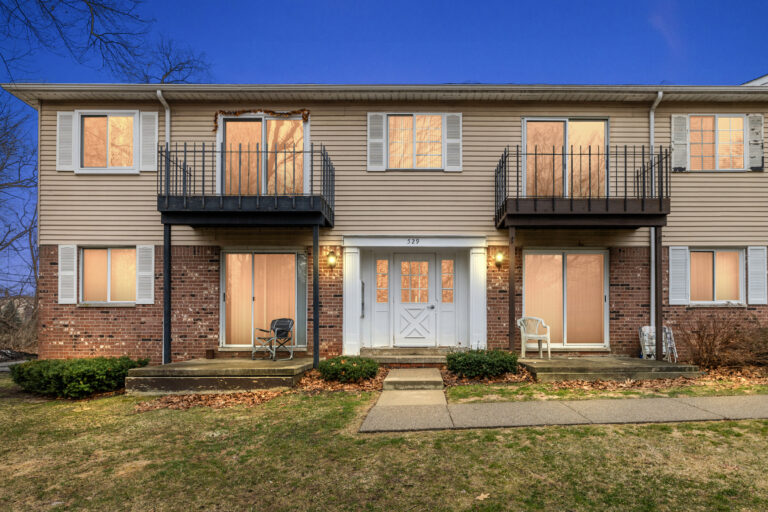 NEW ON MARKET!  5299 Highland Rd. #202 Waterford Twp., MI