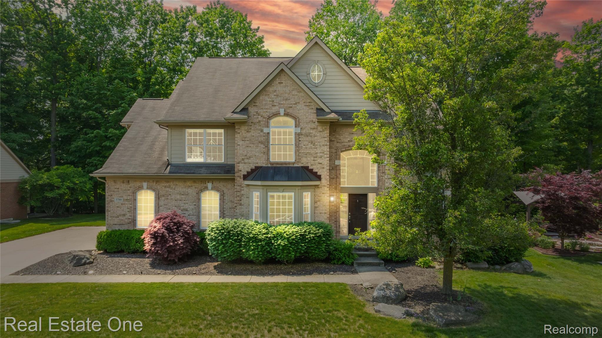 3788 High Grove Way, Lake Orion Village, MI, 48360