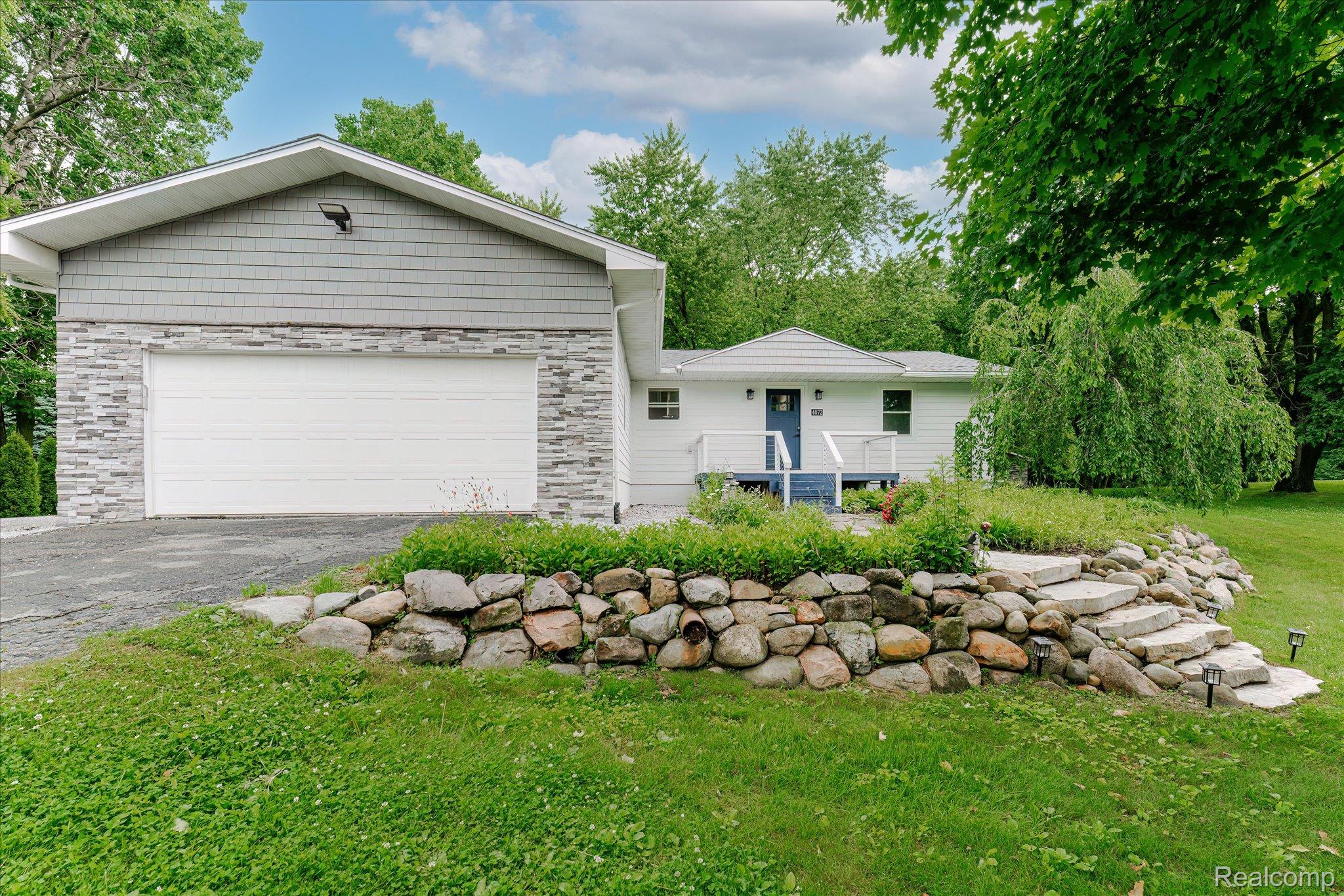 4072 Mill Lake Road, Lake Orion Village, MI, 48360