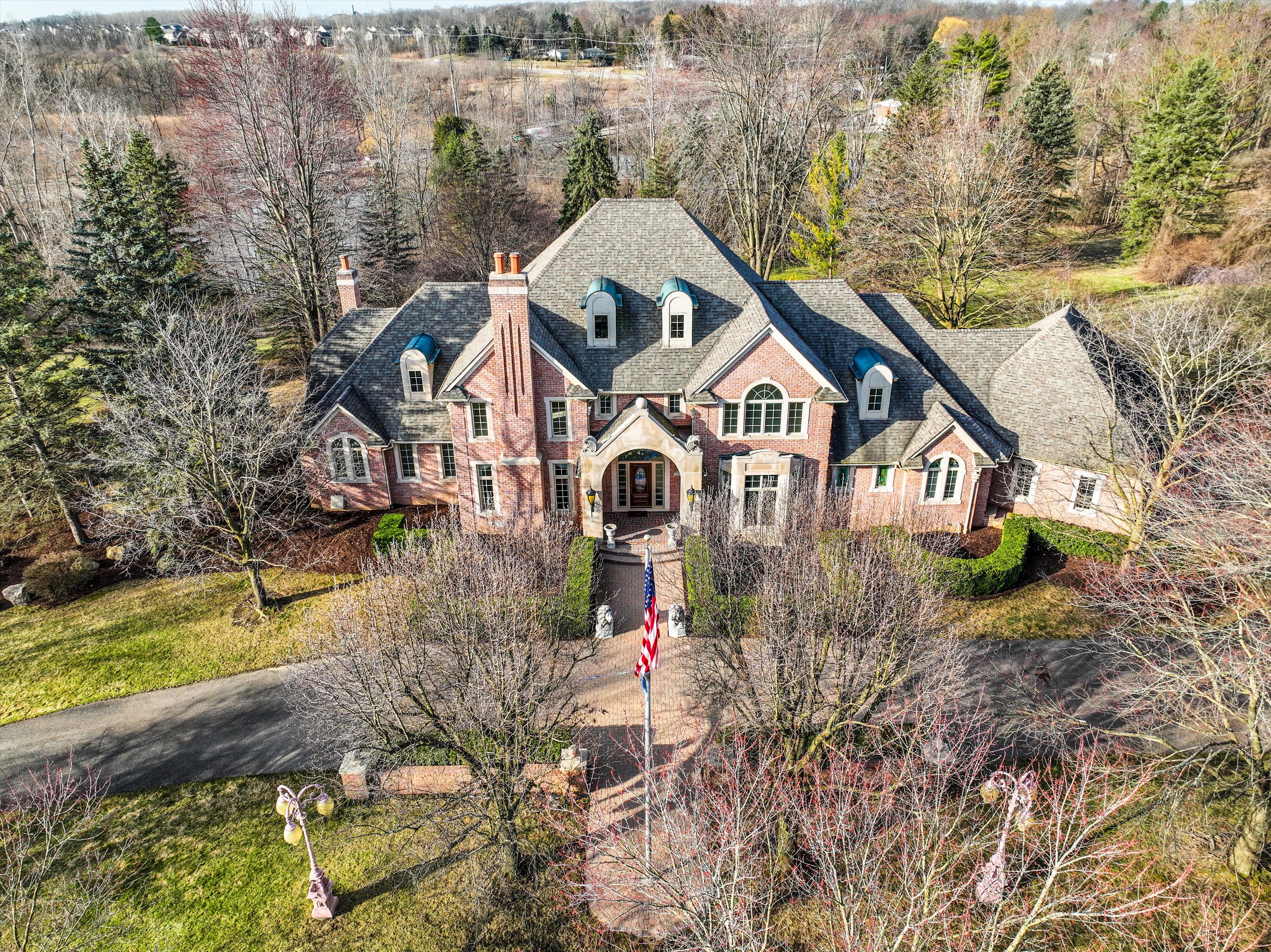 1401 E Silverbell Road, Orion Twp, MI, 48360