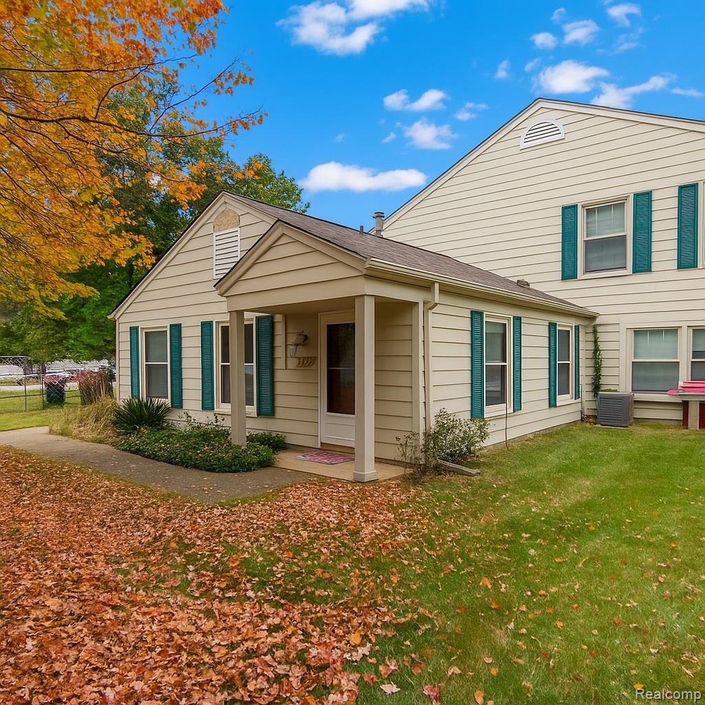 2631 Thornbrier Court, Orion Charter Township, MI, 48360
