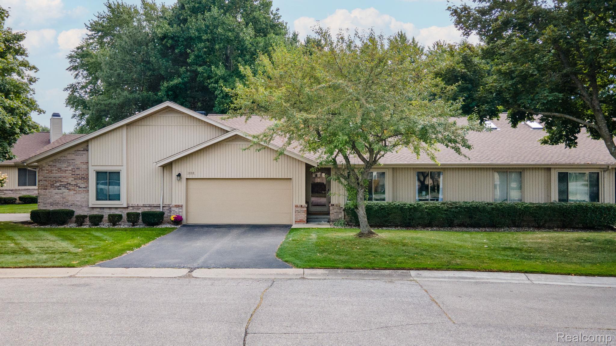 1888 Hunters Lane # 36, Orion Charter Township, MI, 48360