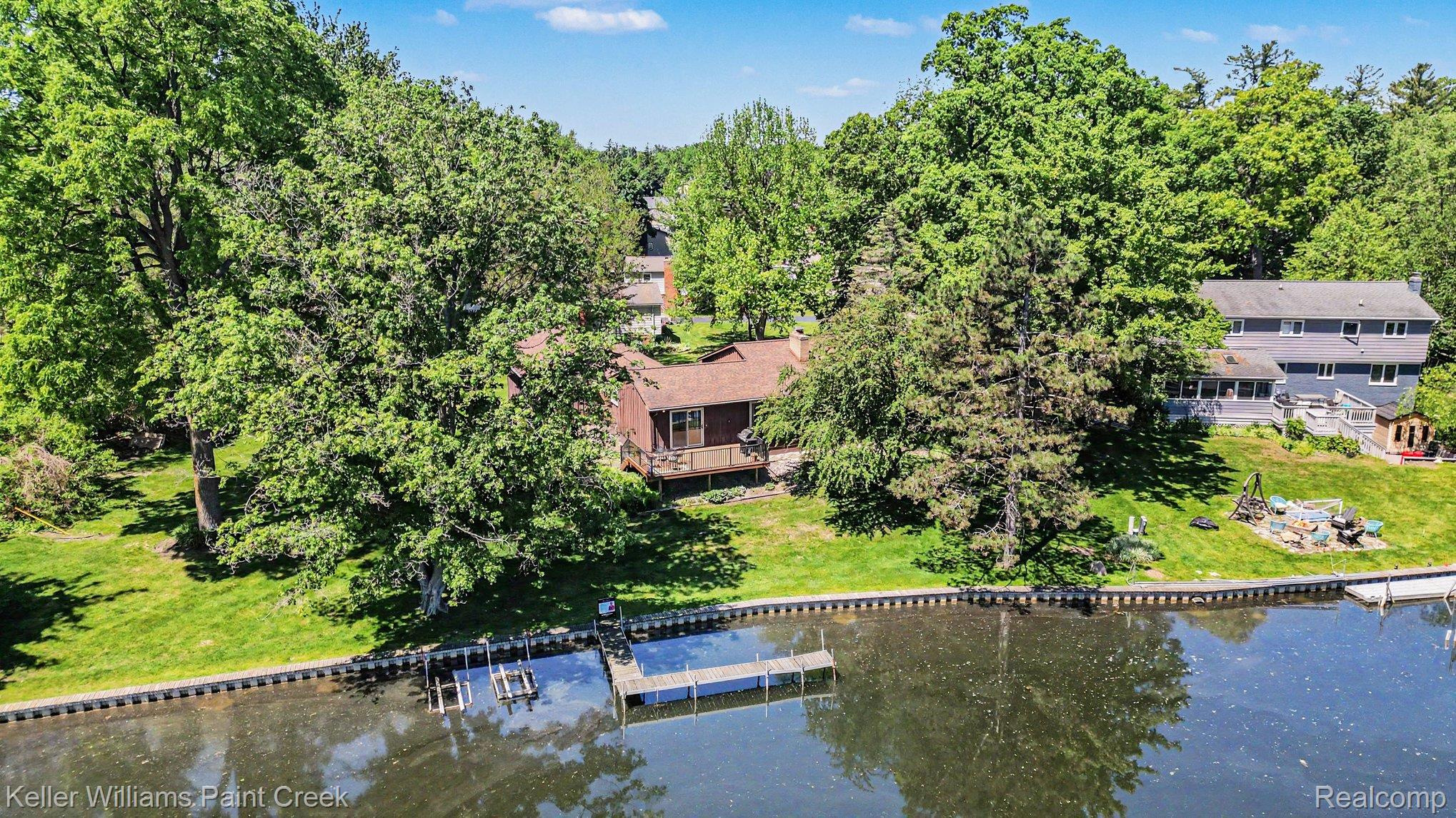 2911 Walmsley Circle Drive, Orion Charter Township, MI, 48360