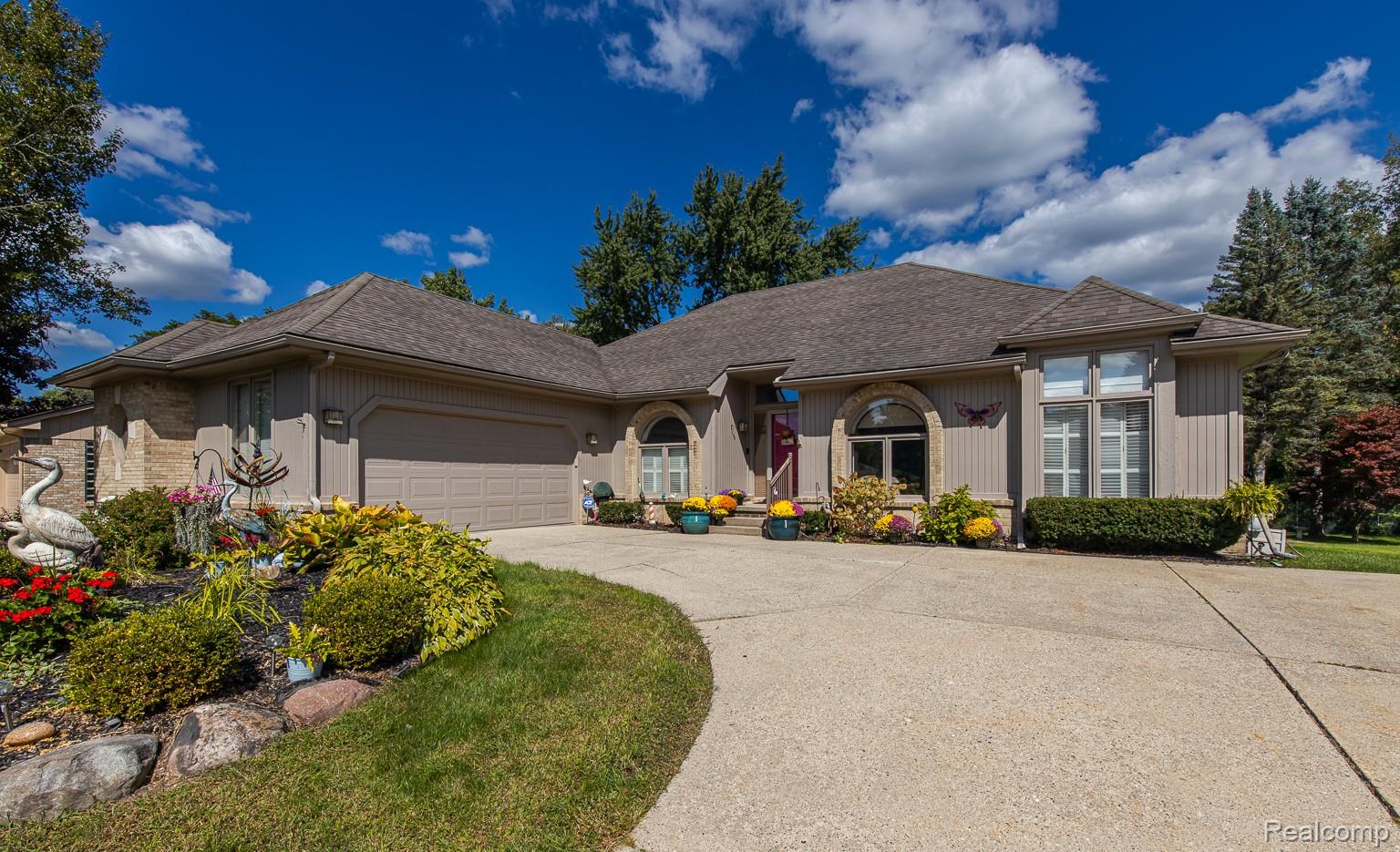 2596 Cedar Key Drive, Lake Orion Village, MI, 48360