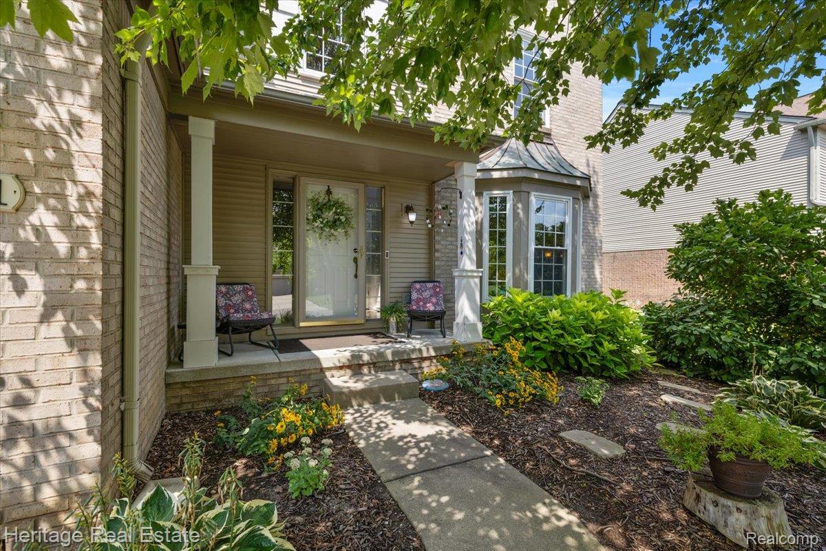 2841 Yosemite Drive, Orion Charter Township, MI, 48360